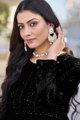 Black color georgette embroidered salwar kameez 4