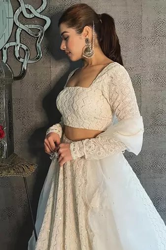 white engagment lehenga set choli with dupatta for women