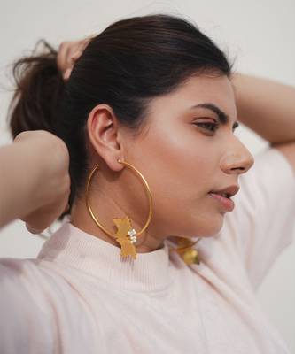 Two petal hoops earrings 1