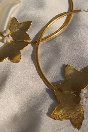 Two petal hoops earrings