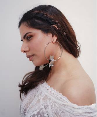 Two petal hoops earrings 2