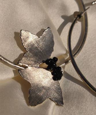 Two petal hoops earrings 3