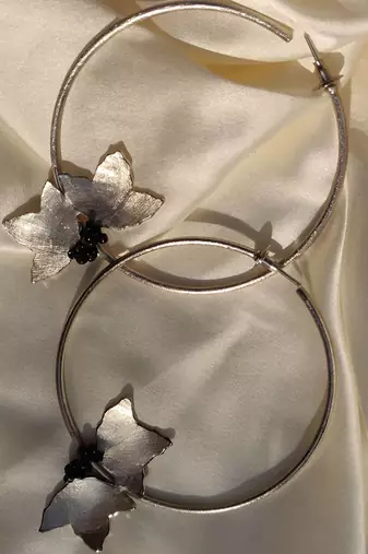 Two petal hoops earrings