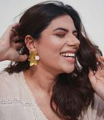 Petal studs earrings