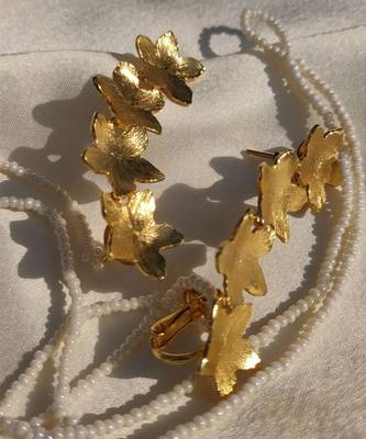 Mogra cuffs earrings 4