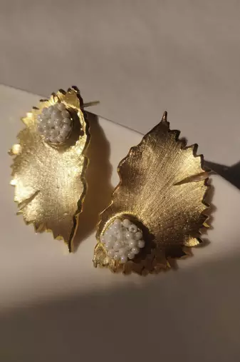 Ying-yang earrings