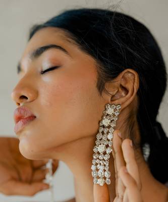 Noor earrings 1