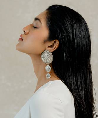 Chaand danglers earrings 1