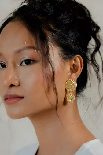 Do chaand earrings