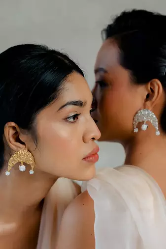 Shwet earrings