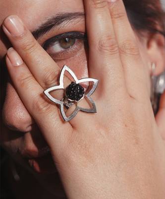 Flower frame ring ring 2