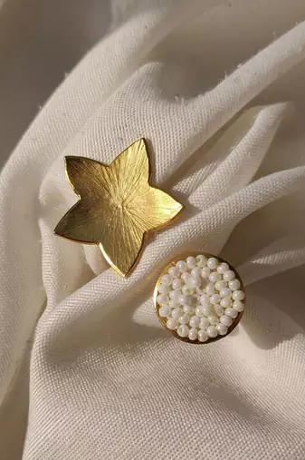 Flower and bud ring ring