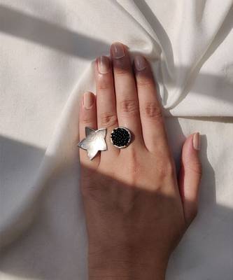 Flower and bud ring ring 1