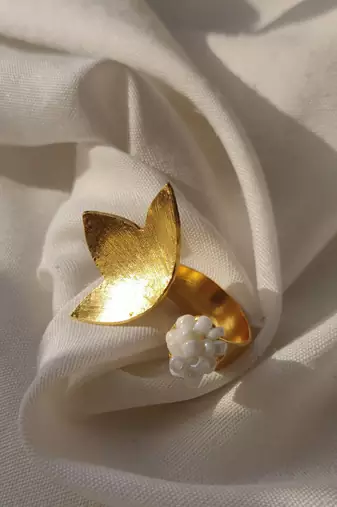 Petal ring ring