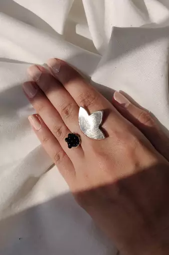 Petal ring ring