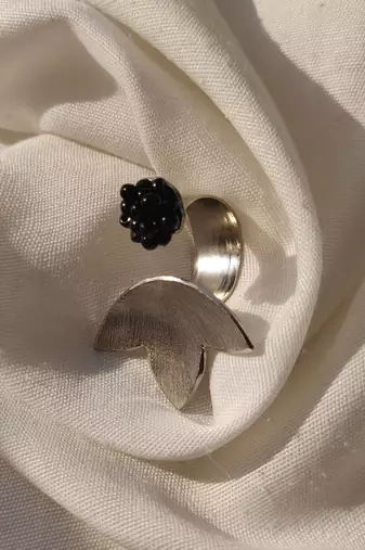 Petal ring ring