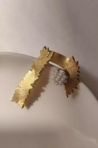 Mia ring