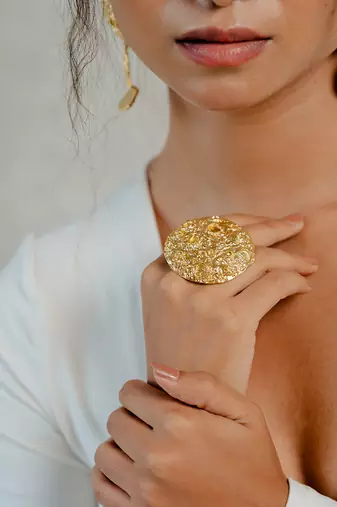 Chaand-golden ring