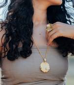 Circulas-pendant necklace