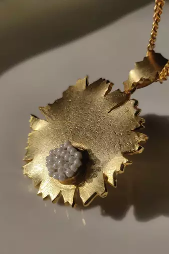 Circulas-pendant necklace