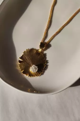Circulas-pendant necklace
