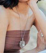 Circulas-pendant necklace