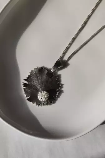 Circulas-pendant necklace