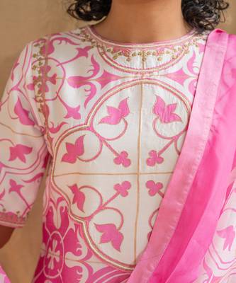 Pink printed blossom & blush kurta set 4