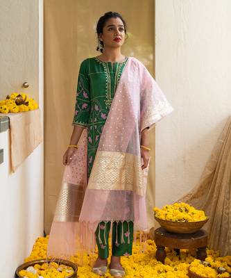 Green printed petal parade kurta set 1