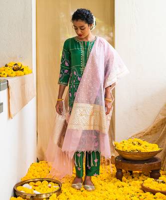 Green printed petal parade kurta set 2
