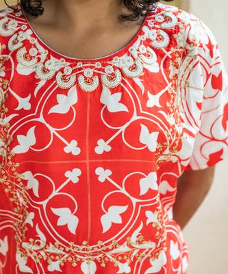 Red printed folkloric kurta set 2