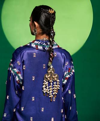 Blue gajji silk embellished blazer set 4