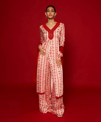 White & red floral stripes kurta set 1