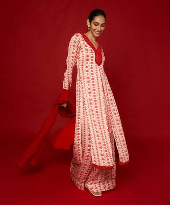 White & red floral stripes kurta set 2