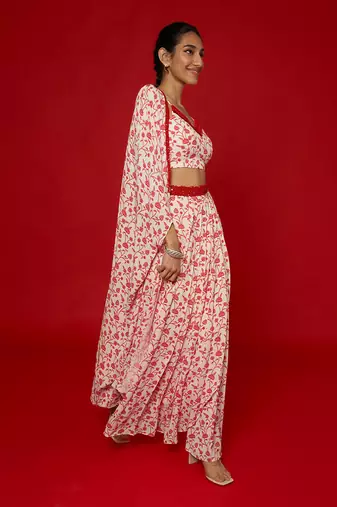White & red cape set