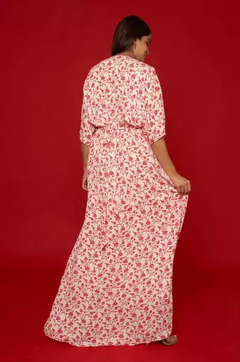 White & red kaftan
