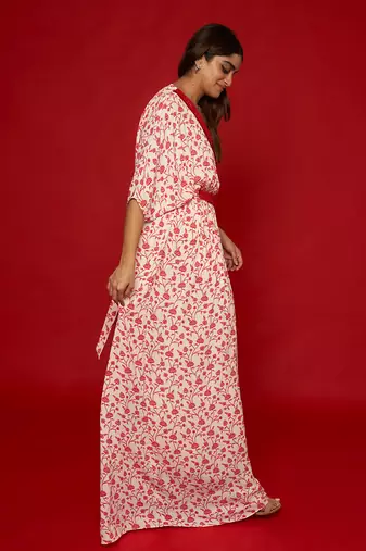 White & red kaftan