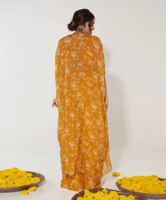 Mustard & white cape set 3