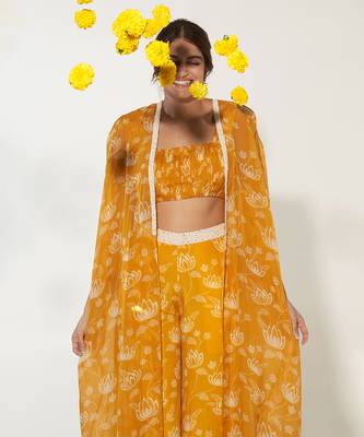 Mustard & white cape set 4