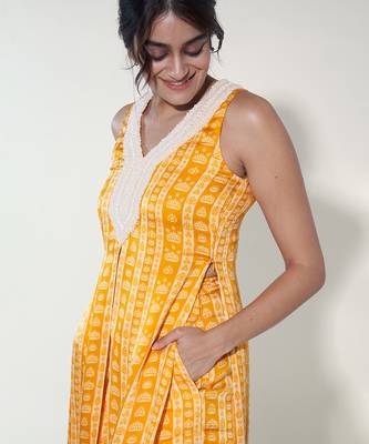 Mustard & white floral stripes kurta set 4