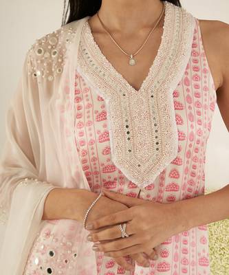 White & pink floral stripes kurta set 4