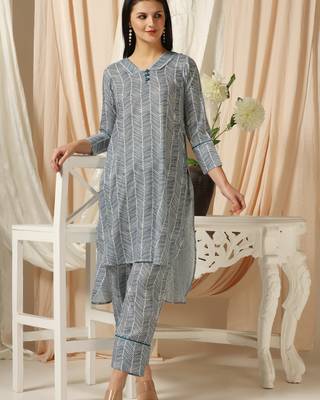 SHADES OF FAASHION muslin blue stripes print suit set. 1