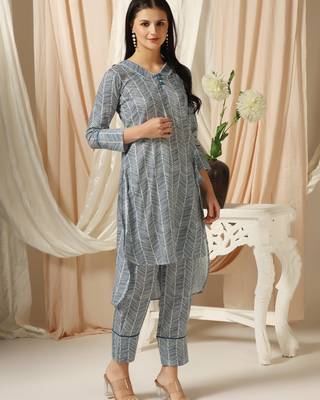 SHADES OF FAASHION muslin blue stripes print suit set. 3