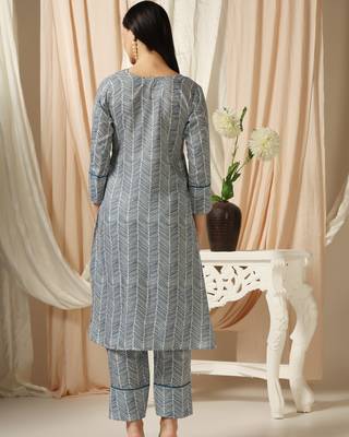 SHADES OF FAASHION muslin blue stripes print suit set. 4