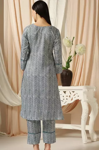 SHADES OF FAASHION muslin blue stripes print suit set.