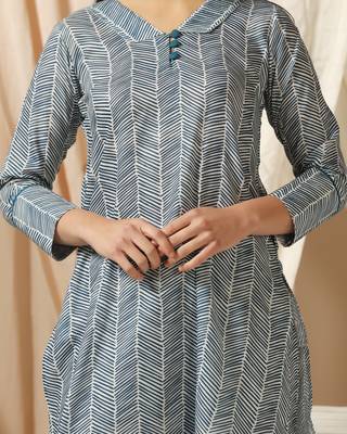 SHADES OF FAASHION muslin blue stripes print suit set. 5