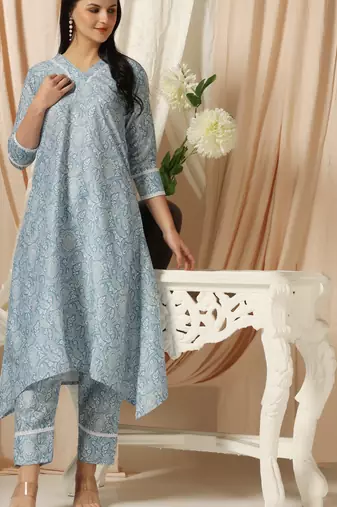 SHADES OF FAASHION Muslin blue paisley printed suit set