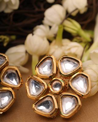 Flower Shaped Kundan Earrings 2