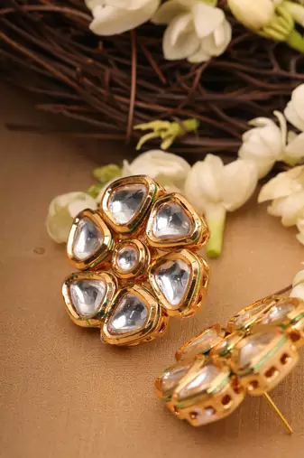 Flower Shaped Kundan Earrings