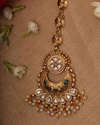 Festive Kundan Gold Maang Tikka 2